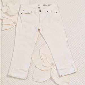 NY&Co SlimFit Lower Rise Crops. Size 0. Cuffed Hem